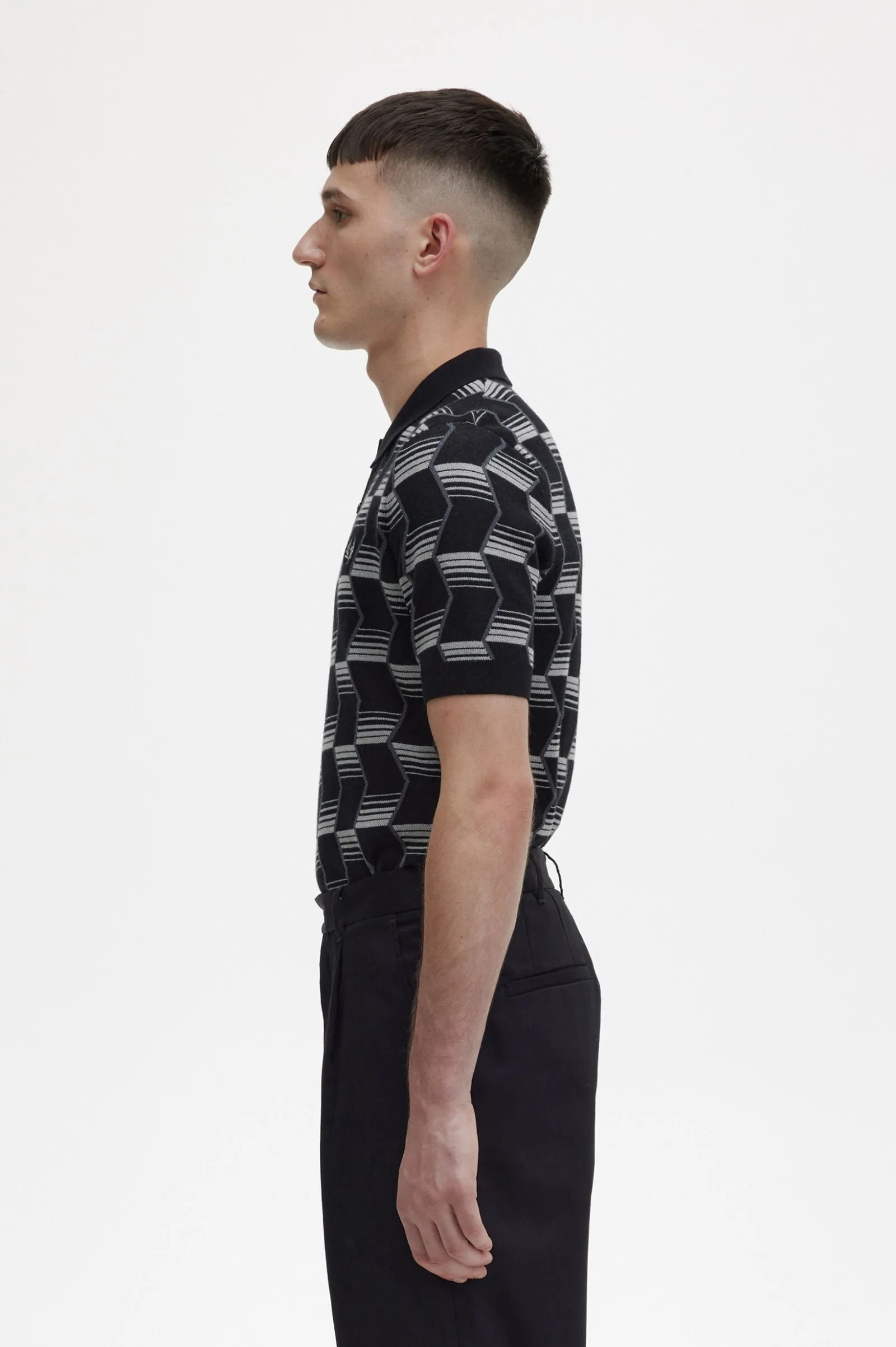 Chevron Stripe Knitted Shirt (Black)