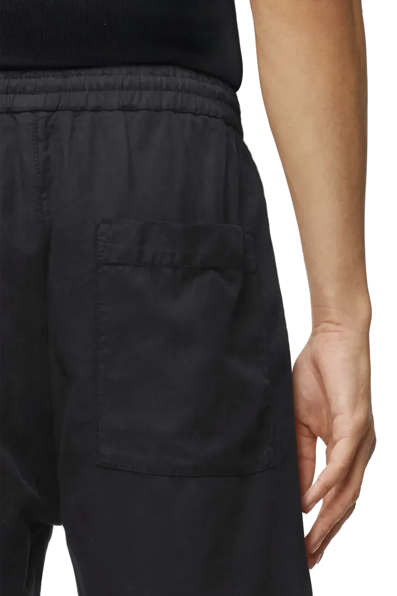 DRYKORN SAYO Basketball Shorts in Lyocell-Mix Black