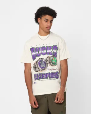 Mitchell & Ness Milwaukee Bucks 2021 Champions T-Shirt Unbleached